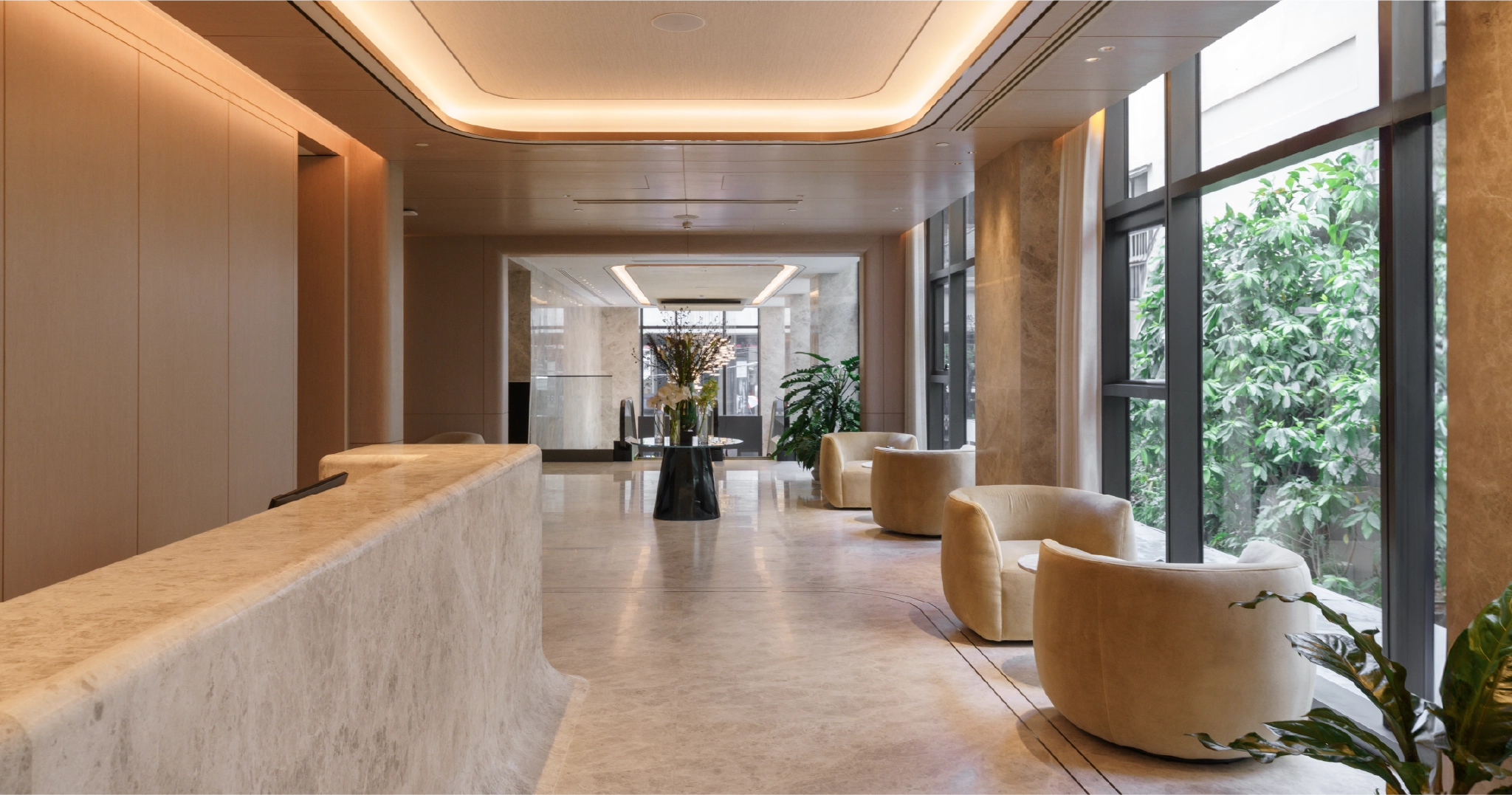 ล็อบบี้ของสโคปทองหล่อ คอนโดติด bts 0 เมตร ตกแต่งด้วยหินอ่อน