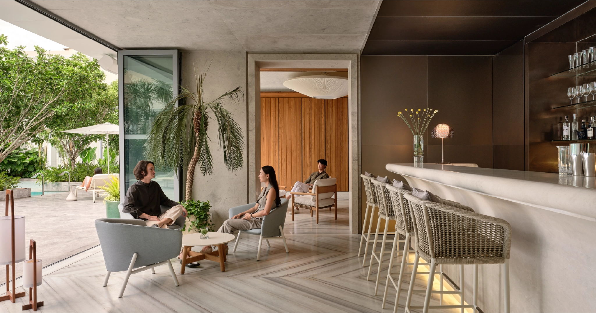 พื้นที่ส่วนกลางของคอนโด SCOPE Langsuan มีพื้นที่สำหรับพบปะสังสรรค์รองรับการใช้ชีวิตของลูกบ้านที่ครอบคลุมทุกไลฟ์สไตล์