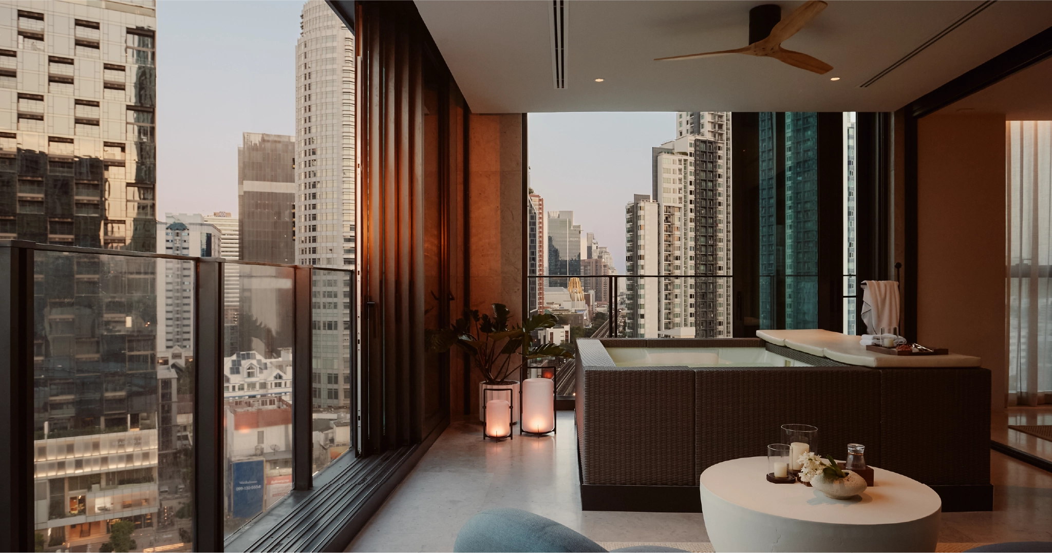 คอนโด All Penthhouse ในโครงการ SCOPE THONGLOR ตั้งอยู่ใจในพื้นที่ใจกลางเมือง ออกแบบโดย Thomas Juul-Hansen